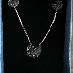 Elegant Black Swan Necklace and earrings
